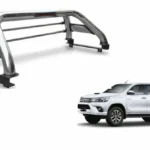 Barra antivuelco para la camioneta toyota hilux revo del 2016 al 2024 con una camioneta al costado