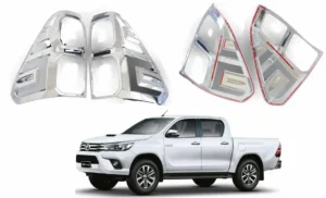 Imagen de biseles cromados traseros para toyota hilux compatible con modelos 2016 al 2022 junto con una camioneta real en la parte baja