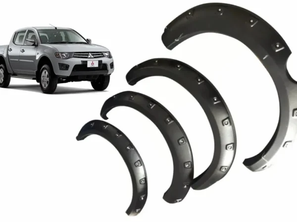 Fangueras para la camioneta mitsubishi l200 del 2006 al 2015 en fondo blanco con una camioneta en un costado
