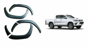 Fangueras para la camioneta toyota hilux revo compatible con modelos del 2016 al 2024 producto en fondo blanco con una camioneta blanca al costado derecho