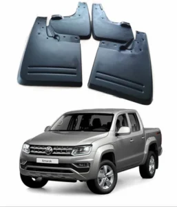 Kit guardafangos para camioneta Amarok de Volkswagen modelos del 2010 al 2020 imagen del producto 2 guardafangos delanteros y 2 guardafangos traseros con camioneta de color gris oscuro