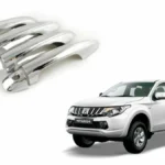 Imagen de una camioneta junto con un kit de manillas de puerta cromadas para la mitsubishi l200 compatible con modelos del 2016 al 2019