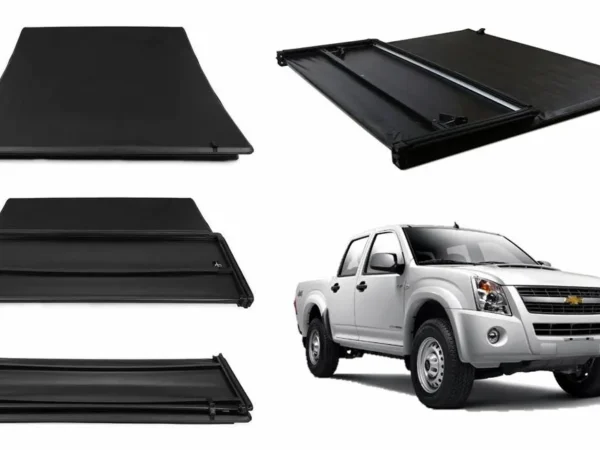 Vista lateral de la tapa plegable trifold para chevrolet dmax del 2006 al 2015 con camioneta gris a un costado