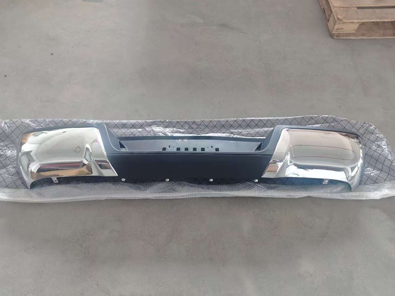 Parachoques Trasero Cromado Ford Ranger (2013-2022) - Imagen 2